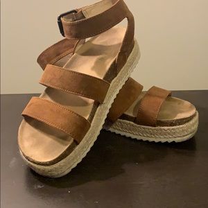 Girls Platform sandals